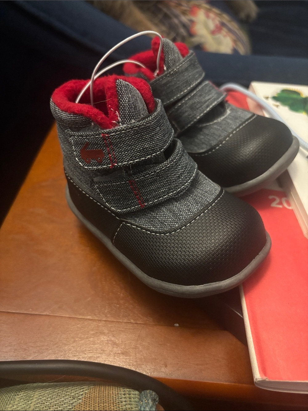 See Kai Run toddler boots size 4- New!